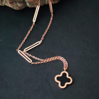 Four-Leaf-Pendant-Lucky-Necklace-BlackShell.jpg